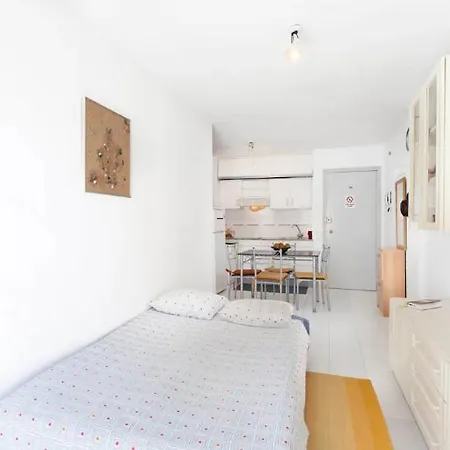 Apartment Seaview At The Pineda de Mar